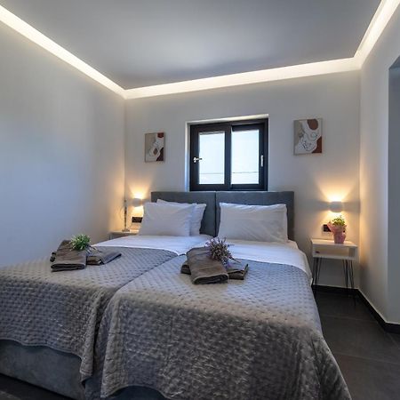 Μr & Μrs Grey Luxury Villas Ambelokipoi  Buitenkant foto